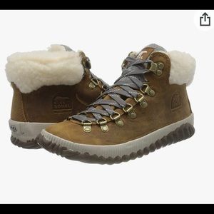 *Sale* Sorel Out and About shoes